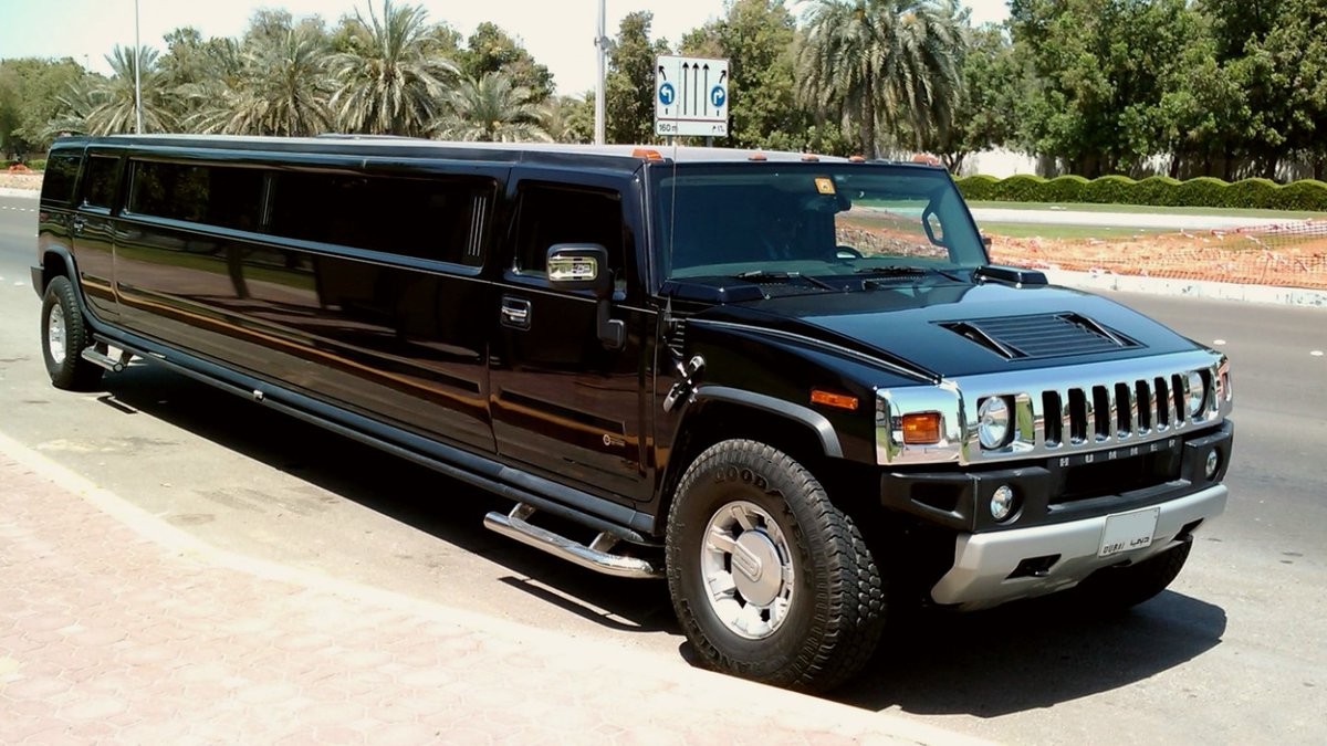 Аренда лимузина Hummer H2 в Краснознаменске: лимузин джип на свадьбу цена  от 5000 рублей в час | REQCAR.COM